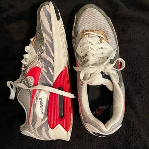 Men’s Nike Air Max Size 9.5
